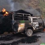 उत्तराखंडः पराली से भरी यूटिलिटी में लगी आग, दो लोगों ने कूदकर बचाई जान