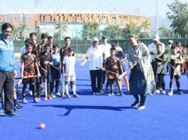 भारतीय हॉकी के 100 वर्ष पूरे — रेखा आर्या ने खिलाड़ियों संग खेला प्रदर्शनी मैच