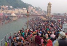 हर की पैड़ी से रामघाट तक, गंगा घाटों पर उमड़ा भक्तों का महासैलाब