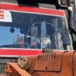 हल्द्वानी में अतिक्रमण हटाने की कार्रवाई पर पथराव, जेसीबी हुई क्षतिग्रस्त