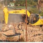 रामनगर में प्रशासन का सख्त एक्शन: अवैध कब्जों पर चली जेसीबी, भारी पुलिस बल तैनात