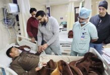 हल्द्वानीः नशे में चालक की लापरवाही, चौकी इंचार्ज गंभीर रूप से घायल