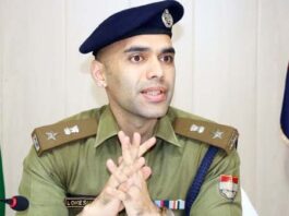 तीन साल की सुनवाई के बाद खुला राज़, पूर्व पुलिस अधीक्षक ने पीड़ित को नग्न कर पीटा