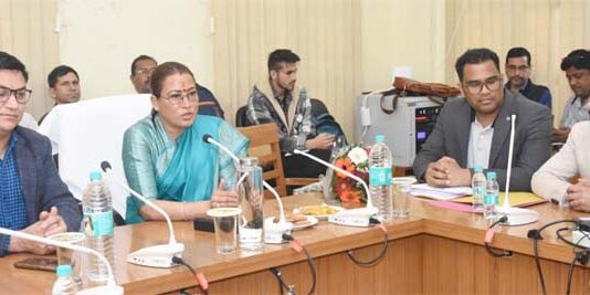 मकान सूचीकरण और परिवार गणना के लिए फील्ड ट्रेनरों को मिली हाई-टेक ट्रेनिंग