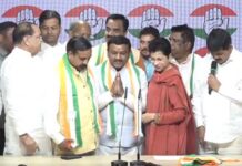 दिल्ली से उठा सियासी तूफान, कई दिग्गज नेताओं ने पकड़ा हाथ