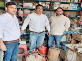 कालाबाजारी पर शिकंजा, हल्द्वानी में अवैध गैस रिफिलिंग करते तीन गिरफ्तार