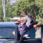 रोड शो में उमड़ा जनसैलाब, मोदी की एक झलक के लिए बेताब दिखे लोग