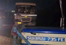 तेज रफ्तार का कहर: रोडवेज बस ने ट्रैक्टर-ट्रॉली को मारी टक्कर, हड़कंप