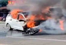 कुछ ही सेकंड में मची तबाही: टैक्सी-बाइक की टक्कर के बाद लगी भीषण आग, दो युवकों ने तोड़ा दम