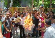छात्रों के समर्थन में कांग्रेस का शक्ति प्रदर्शन! हल्द्वानी में केंद्र सरकार के खिलाफ जमकर नारेबाजी