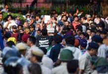 देश की निगाहें आज की बैठक पर! NEET विवाद सुलझेगा या और भड़केगा आंदोलन?
