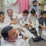 खरगे की सभा से पहले हल्द्वानी में सियासी घमासान, बसें रोके जाने पर एसएसपी ऑफिस में धरना