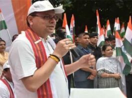 तिरंगे के रंग में रंगी राजधानी, CM धामी के नेतृत्व में निकली भव्य तिरंगा यात्रा
