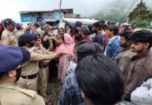 उत्तराखंड में अवैध मजार पर प्रशासन का बुलडोजर, विरोध के बीच भारी पुलिस बल तैनात