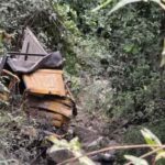 उत्तराखंड में बड़ा हादसाः अनियंत्रित डंपर पहाड़ी से नीचे गिरा, चालक की मौत