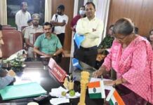 31 साल से अटकी बंदोबस्ती पर आयुक्त का पारा चढ़ा, अधिकारियों को दिए तत्काल कार्रवाई के निर्देश