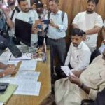 खड़गे की सभा के बाद विवाद ने पकड़ा तूल, अब कांग्रेस सांसद ने पुलिस के सामने खोला मोर्चा