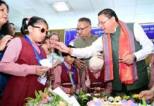 जन्मदिन पर मिला सबसे अनमोल तोहफाः दृष्टिबाधित बच्चों के बीच पहुंचे CM धामी, साथ बिताए यादगार पल