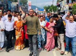 मतदाता सूची पर सवाल, कांग्रेस का प्रदर्शन: काली पट्टी बांधकर लोकतंत्र बचाने की उठाई आवाज
