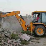 वन भूमि पर अतिक्रमण के खिलाफ बड़ी कार्रवाई, 82 परिवारों के मकान हटाने पहुंचा प्रशासन