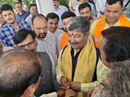 नामांकन के साथ शुरू हुई राज्यसभा की नई सियासी जंग, BJP प्रत्याशी दिनेश आर्य के साथ दिखी पूरी ताकत