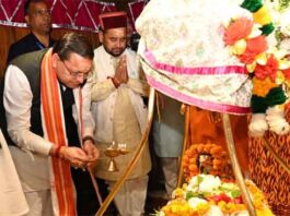 सीएम धामी ने शुरू की सेवा ज्योति कलश यात्रा, उत्तरकाशी में कीं घोषणाएं